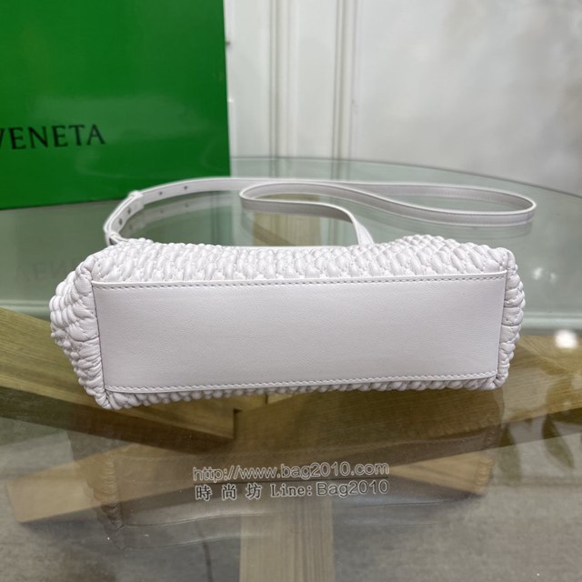Bottega veneta高端女包 8546B BV寶緹嘉2021包包最新triangle倒三角手提單肩斜挎包三角包  gxz1277